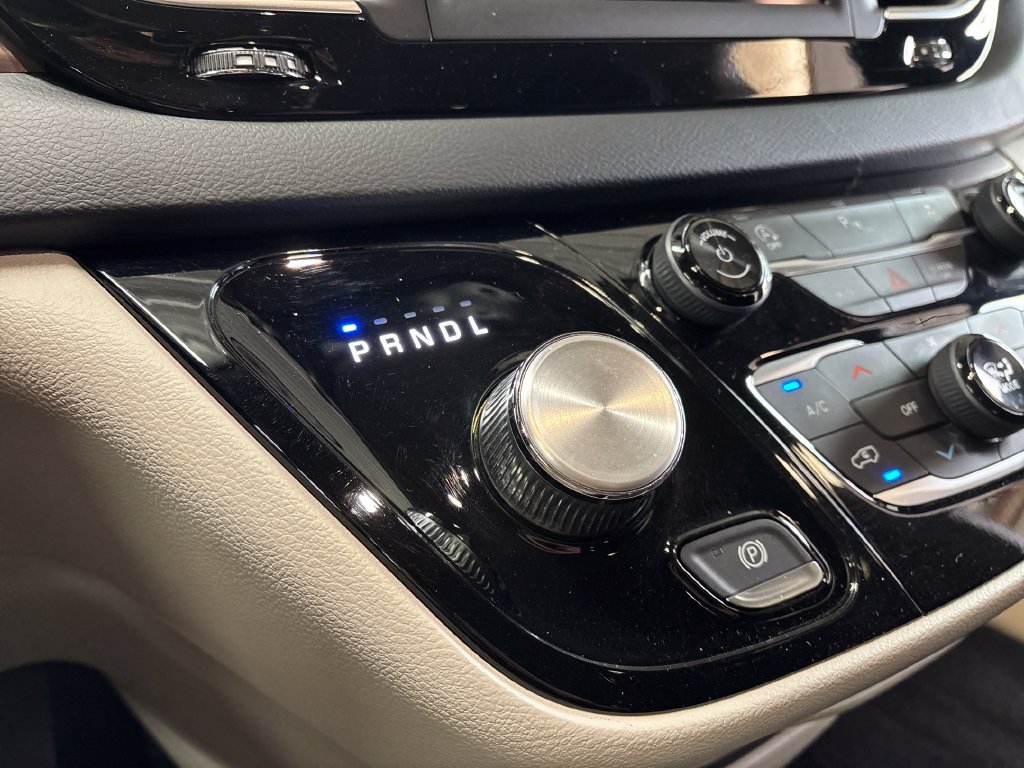 Used 2019 Chrysler Pacifica Touring Plus FWD image 23