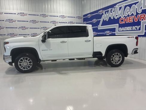 Used 2025 Chevrolet Silverado 2500 LTZ w/ LTZ Premium Package AWD/4WD image 3