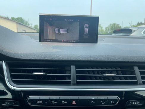 Used 2018 Audi Q7 3.0T Premium Plus AWD/4WD image 33