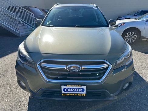 Used 2018 Subaru Outback 2.5i Touring image 2