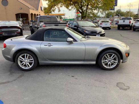 Used 2009 MAZDA MX-5 Miata Sport image 8