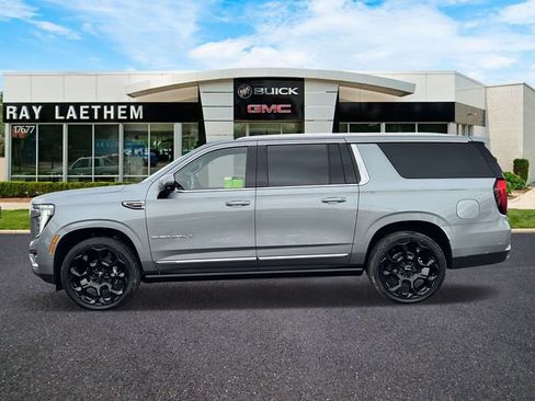 New 2026 GMC Yukon XL Denali w/ Denali Reserve Package image 2