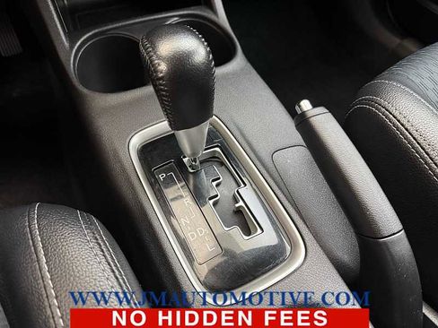 Used 2015 Mitsubishi Outlander SE AWD/4WD image 32