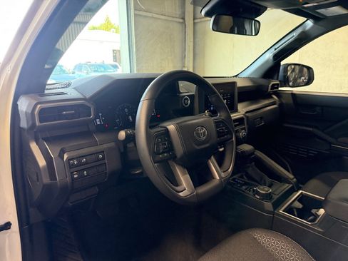 Certified 2026 Toyota 4Runner SR5 AWD/4WD image 34
