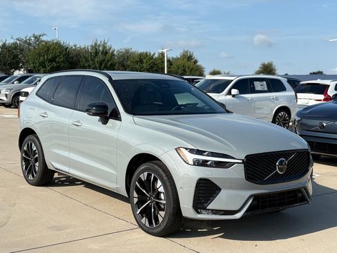 New 2026 Volvo XC60 B5 Plus w/ Protection Package Premier image 4