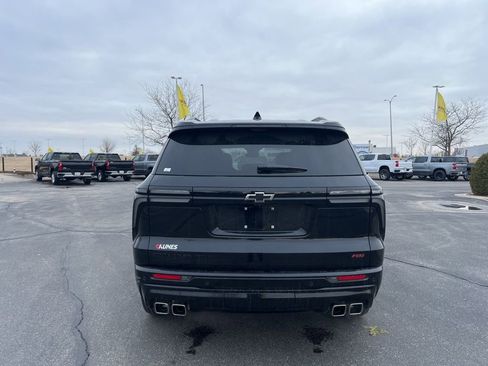 Used 2025 Chevrolet Traverse RS w/ LPO, Floor Liner Package image 4