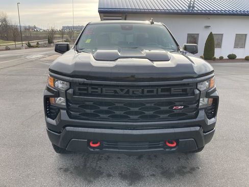 Used 2024 Chevrolet Silverado 1500 Custom Trail Boss w/ LPO, Dark Essentials Package image 2