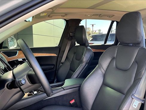 Used 2024 Volvo XC90 B6 Plus image 25