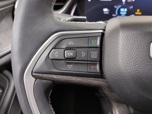 Certified 2023 Jeep Grand Cherokee L Limited image 24