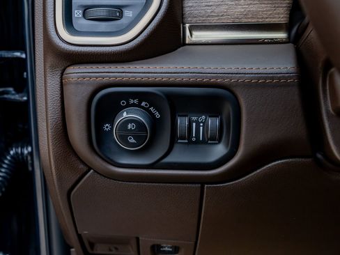Used 2025 RAM 3500 Longhorn AWD/4WD image 22