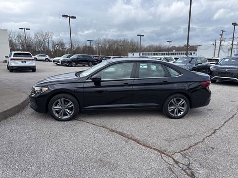 Certified 2023 Volkswagen Jetta SE image 11