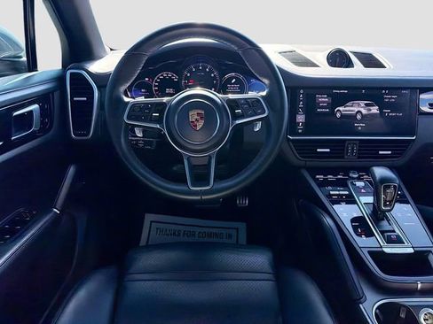 Used 2019 Porsche Cayenne S image 19