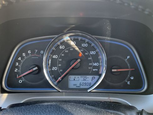 Used 2013 Toyota RAV4 Limited image 21