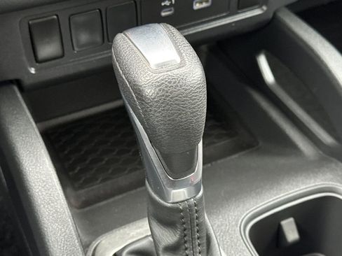 Used 2022 Nissan Frontier S image 21