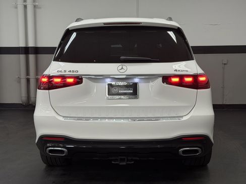 Used 2024 Mercedes-Benz GLS 450 4MATIC image 11
