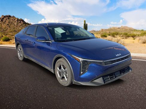 Certified 2025 Kia K4 image 1