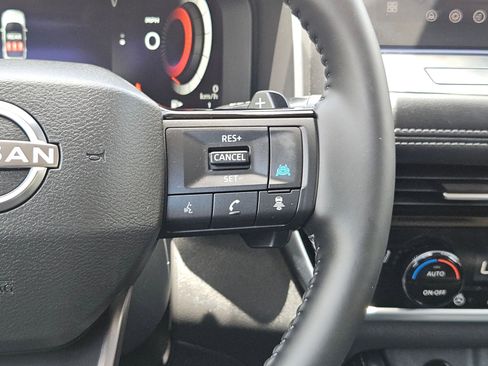 Certified 2025 Nissan Rogue Platinum w/ Platinum Premium Package FWD image 23