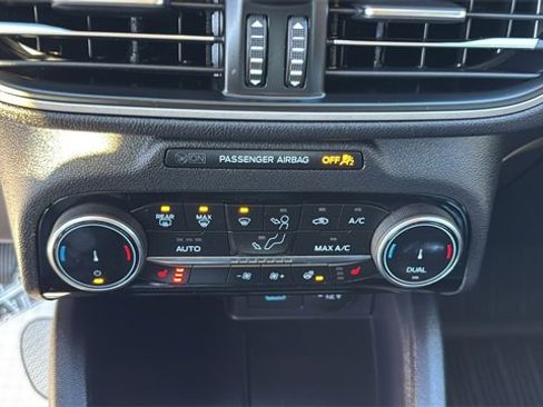 Certified 2022 Ford Escape SEL image 25