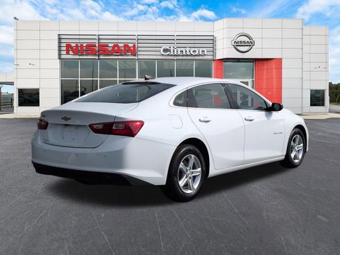 Used 2024 Chevrolet Malibu LS FWD image 3