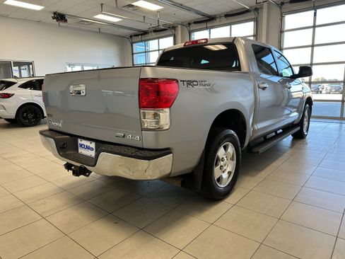 Used 2012 Toyota Tundra 4x4 CrewMax w/ Tow Pkg image 5