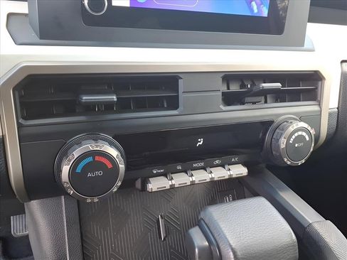 Used 2024 Toyota Tacoma TRD Off-Road image 16