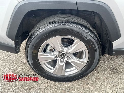 Used 2025 Toyota RAV4 XLE AWD/4WD image 39
