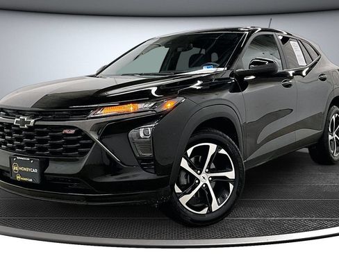 Used 2024 Chevrolet Trax RS FWD image 3