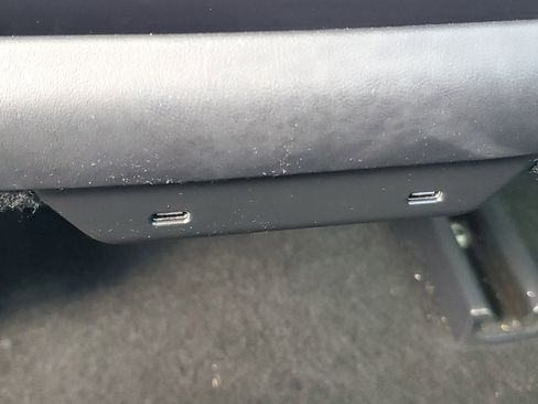 Used 2025 Tesla Model 3 image 13