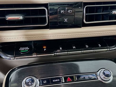 Certified 2023 Lincoln Nautilus Reserve w/ Luxury Package image 20