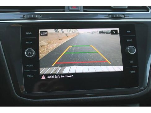 Used 2023 Volkswagen Tiguan SE image 23