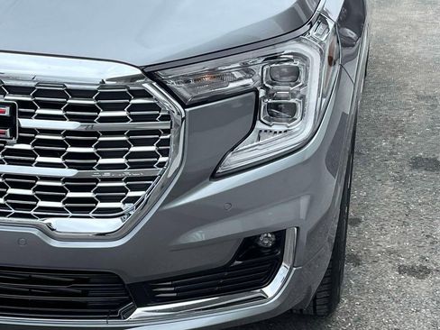 Used 2024 GMC Terrain Denali w/ Denali Premium Package image 9