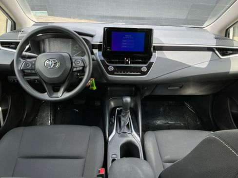 Used 2025 Toyota Corolla LE FWD image 15