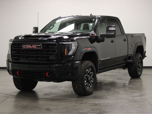 Used 2025 GMC Sierra 2500 AT4X AWD/4WD image 4
