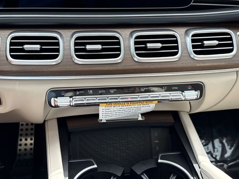 New 2026 Mercedes-Benz GLS 450 4MATIC image 31