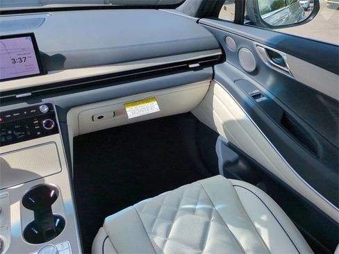 New 2025 Genesis GV80 3.5T Prestige image 14