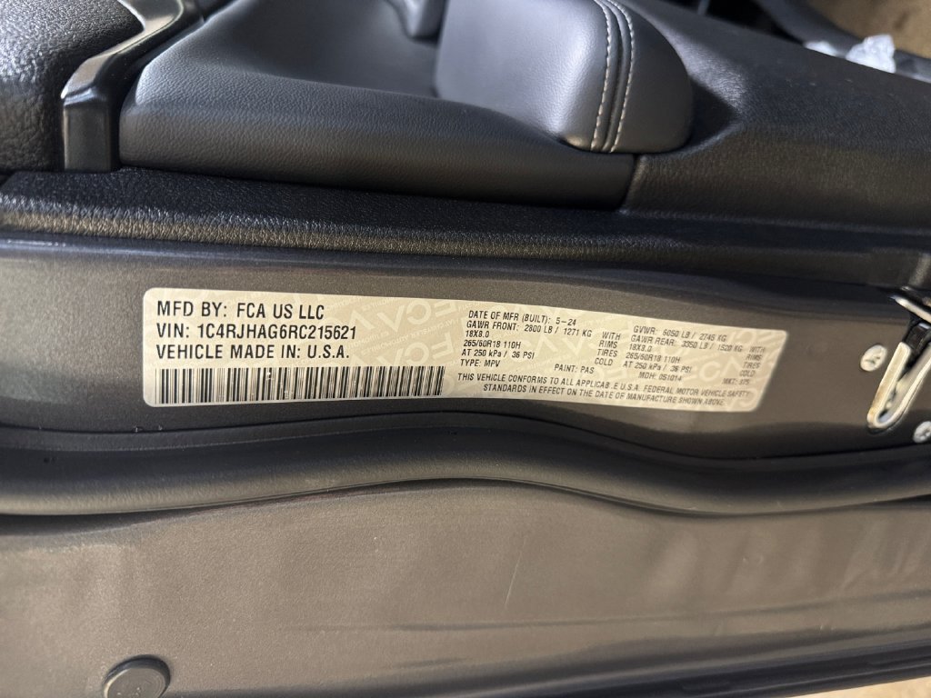 Used 2024 Jeep Grand Cherokee Altitude AWD/4WD image 31