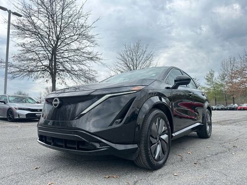 Used 2023 Nissan Ariya FWD image 32