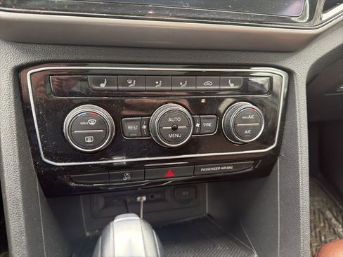 Used 2021 Volkswagen Atlas SEL image 16