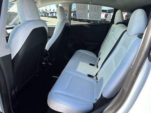Used 2022 Tesla Model Y Performance AWD/4WD image 15