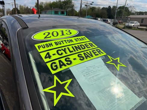 Used 2013 Ford Focus Titanium image 2