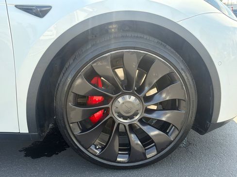 Used 2022 Tesla Model Y Performance AWD/4WD image 30