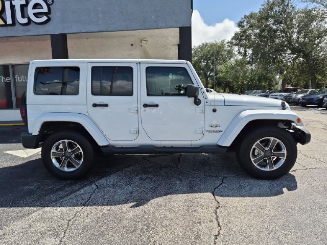 Used 2018 Jeep Wrangler Unlimited Sahara w/ Dual Top Group AWD/4WD image 4
