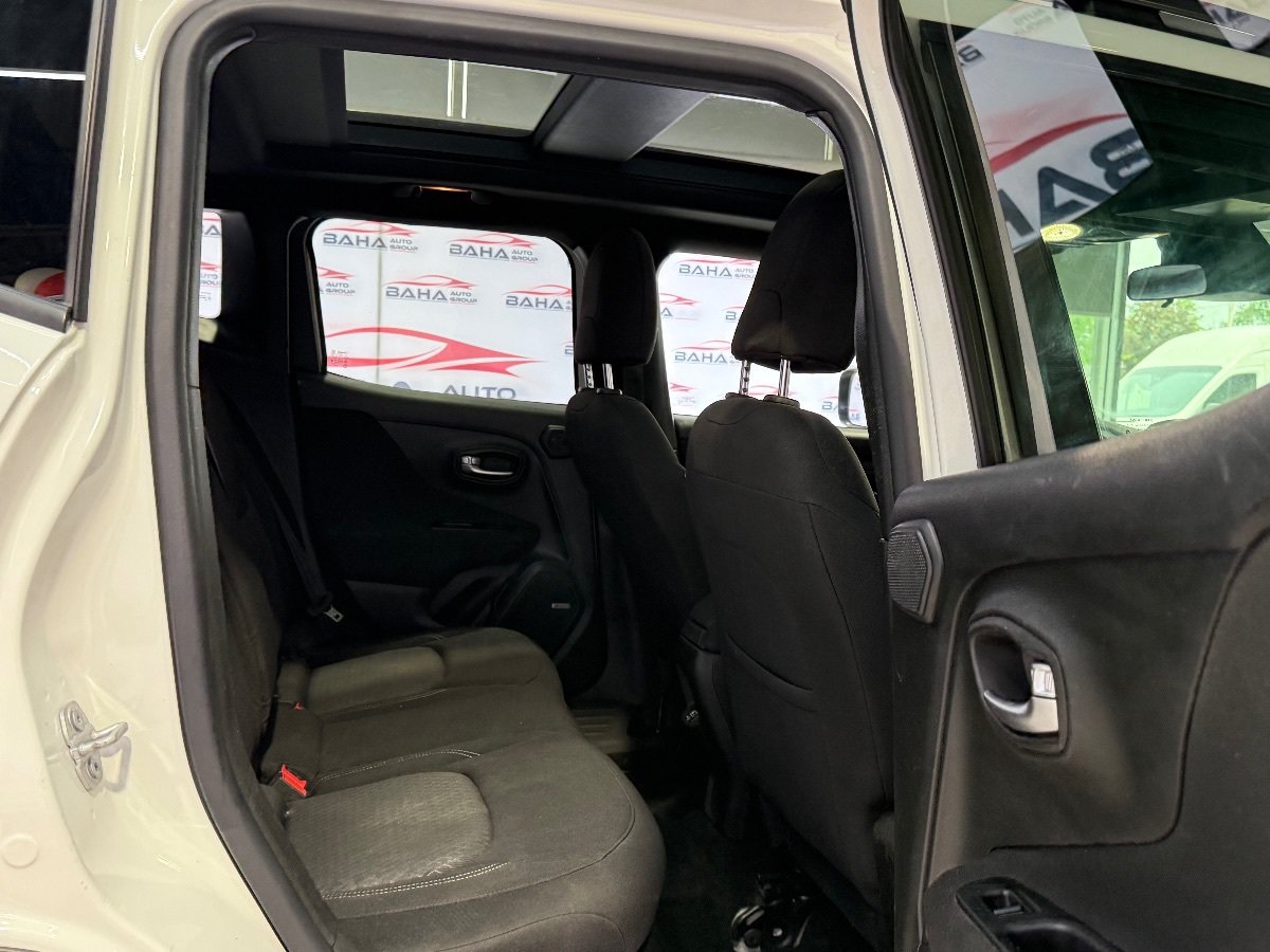 Used 2021 Jeep Renegade Latitude w/ Sun & Sound Group FWD image 34