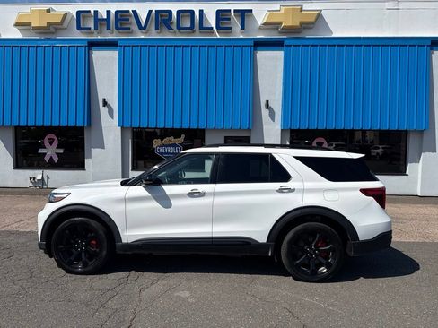 Used 2023 Ford Explorer ST w/ Equipment Group 401A AWD/4WD image 16