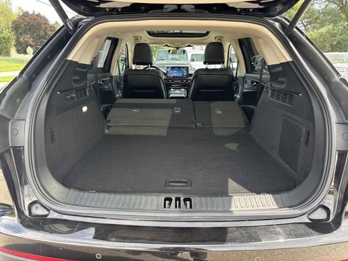 Used 2021 Lincoln Nautilus Reserve w/ Equipment Group 201A image 12