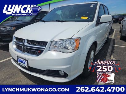 Used 2018 Dodge Grand Caravan SXT w/ Rear Park Assist Package