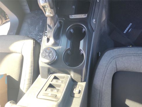 New 2025 Ford Bronco 4-Door image 27