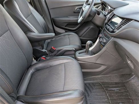 Used 2018 Chevrolet Trax LT w/ LT Convenience Package image 29