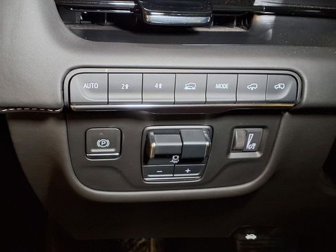Certified 2024 Cadillac Escalade ESV Premium Luxury Platinum AWD/4WD image 13