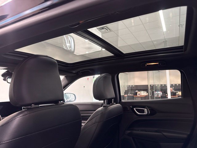 New 2026 Jeep Compass Limited w/ Sun, Sound & Navigation Group AWD/4WD image 43
